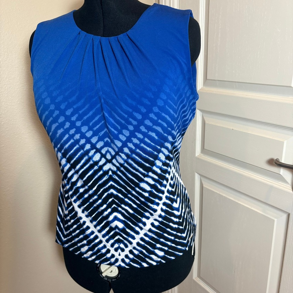 Calvin Klein Womens Blue White Chevron Pleated Neck Sleeveless Shell Blouse M